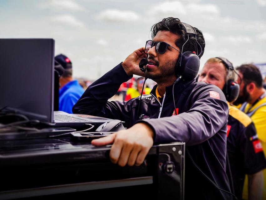 Monon Rahman track side